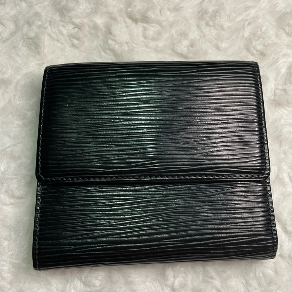 Louis Vuitton Black Epi Elise Trifold Wallet 🖤 - Picture 4 of 17